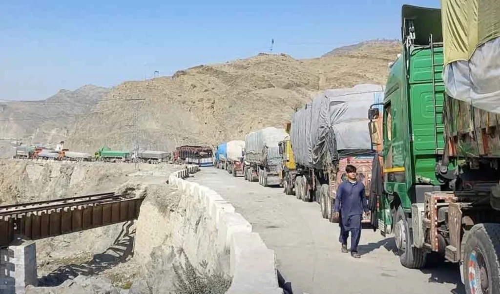 Afghan trucks via Wagah