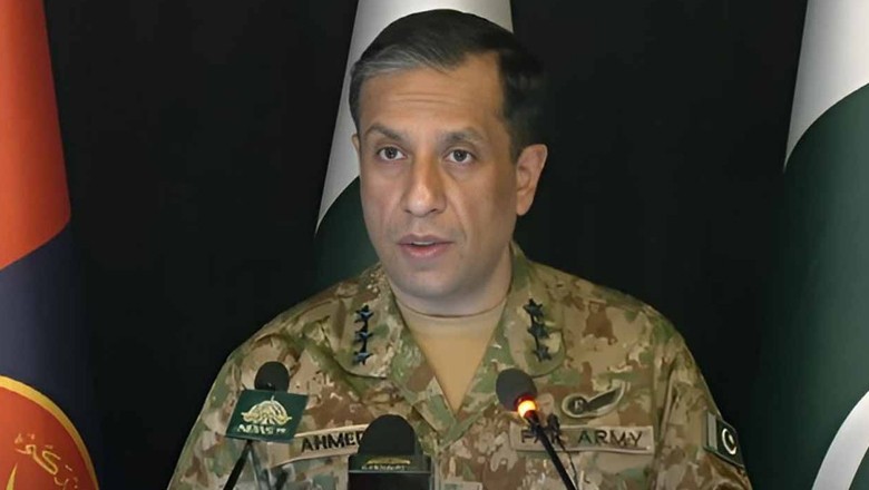 ترجمانِ پاک فوج کا کہنا تھا فیلڈ مارشل جنرل عاصم منیر نے نہ تو تحریک انصاف کا ذکر کیا اور نہ ہی کسی کو انَٹرویو دیا۔ انکا کہنا تھا سہیل وڑائچ ایک سینئر صحافی ہیں انہیں اس طرح کی منفی و منگھڑت باتیں نہیں پھیلانی چاہیے تھیں