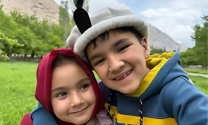انہوں نے اپنی سوشل میڈیا آمدنی اسکول کی تعمیر میں خرچ کردی