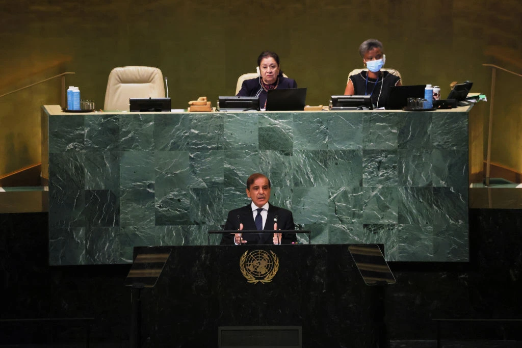 کشمیریوں کا خون رائیگاں نہیں جائیگا، مسئلہ کشمیر حل کئے بغیر بھارت کیساتھ تعلقات ناممکن ہیں؛ شہباز شریف 