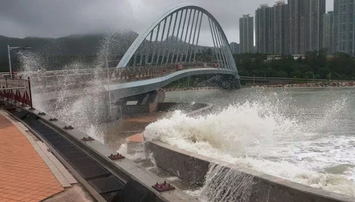 طوفان راگاسا چین کے صوبے گوانگ ڈونگ سے ٹکرا گیا