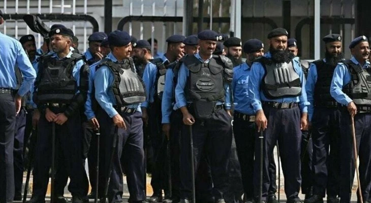 آزاد کشمیر حکومت کی درخواست کو منظور کرتے ہوئے اسلام آباد نے 2000 پولیس اہلکار بھیجنے کا فیصلہ کرلیا