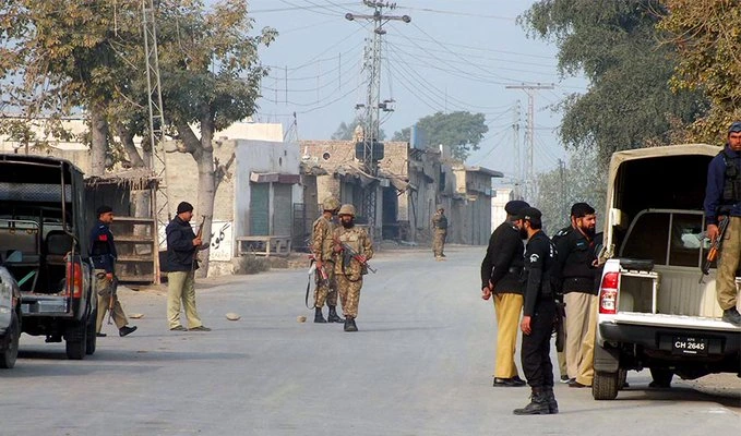 لوئر دیر میں سیکیورٹی اداروں کے مشترکہ آپریشن میں ٹی ٹی پی کے تین دہشت گرد ہلاک جبکہ دو سیکیورٹی اہلکار بھی جامِ شہادت نوش کرگئے