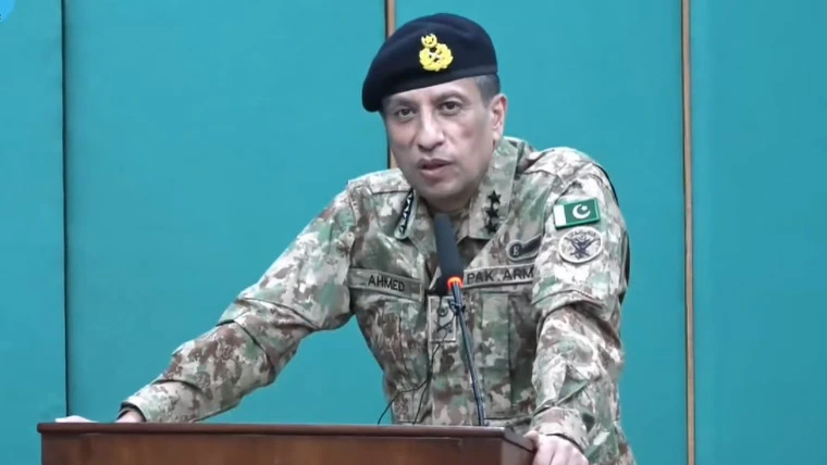 ڈی جی آئی ایس پی آر نے رواں ماہ جرمن جریدے کو انٹرویو دیتے ہوٗے خطے کی بد امنی، افغان باشندوں کی وطن واپسی سمیت کئی اہم موضوعات پر گفتگو کی