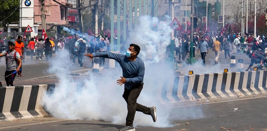 نیپال میں سوشل میڈیا پر پابندیوں کیخلاف شدید احتجاج، متعدد ہلاک و زخمی
