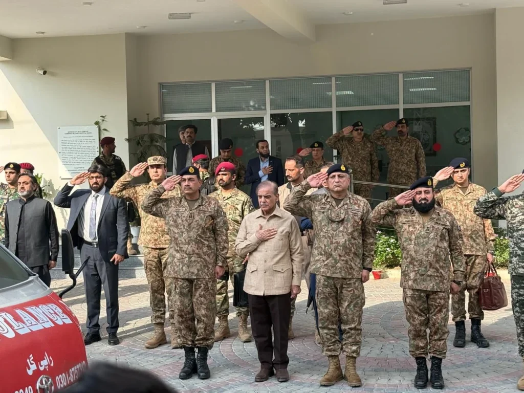وزیر اعظم اور فیلڈ مارشل سید عاصم منیر کا بنوں کا دورہ، دہشت گردی کے خلاف عزم کا اعادہ