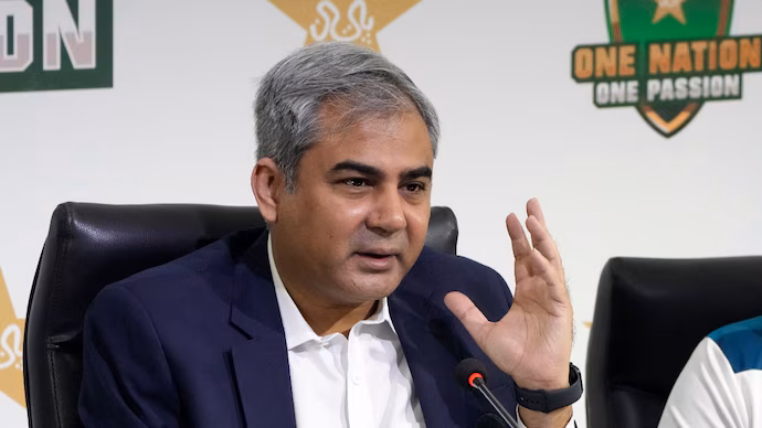 چیئرمین پی سی بی محسن نقوی دبئی پہنچ گئے