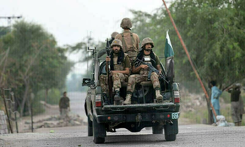 آکاخیل حملے کی ذمہ داری تحریکِ طالبان پاکستان نے قبول کی ہے جس میں 3 سییورٹی اہلکار شہید ہوئے ہیں