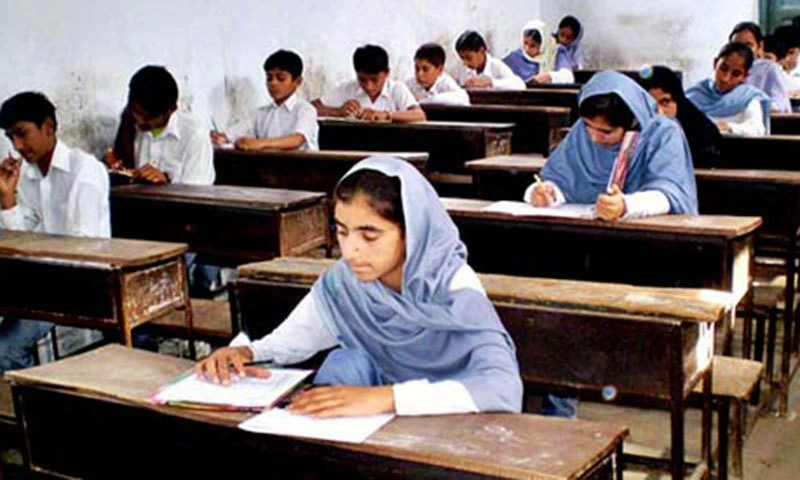 پنجاب کے تعلیمی بورڈز کے تحت 7 لاکھ 74 ہزار 424 طلبا و طالبات نے امتحانات دیے، جن میں سے 3 لاکھ 55 ہزار 204 ناکام رہے