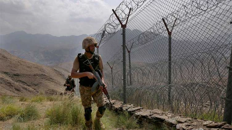 افغان طالبان نے اسپن بولدک میں پاک فوج کی زبردست جوابی کارروائی کے بعد جنگ بندی کی درخواست کر دی