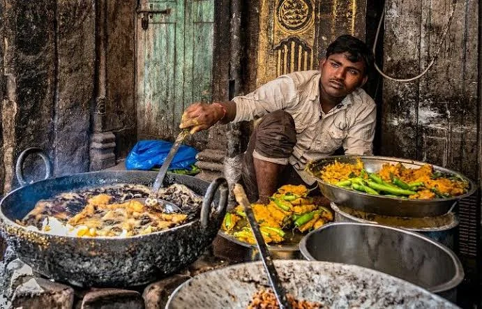 غیر ملکی سیاحوں کا کولکتہ میں کھانا پھینکنا بھارت کے صفائی کے دعوؤں پر سوالیہ نشان