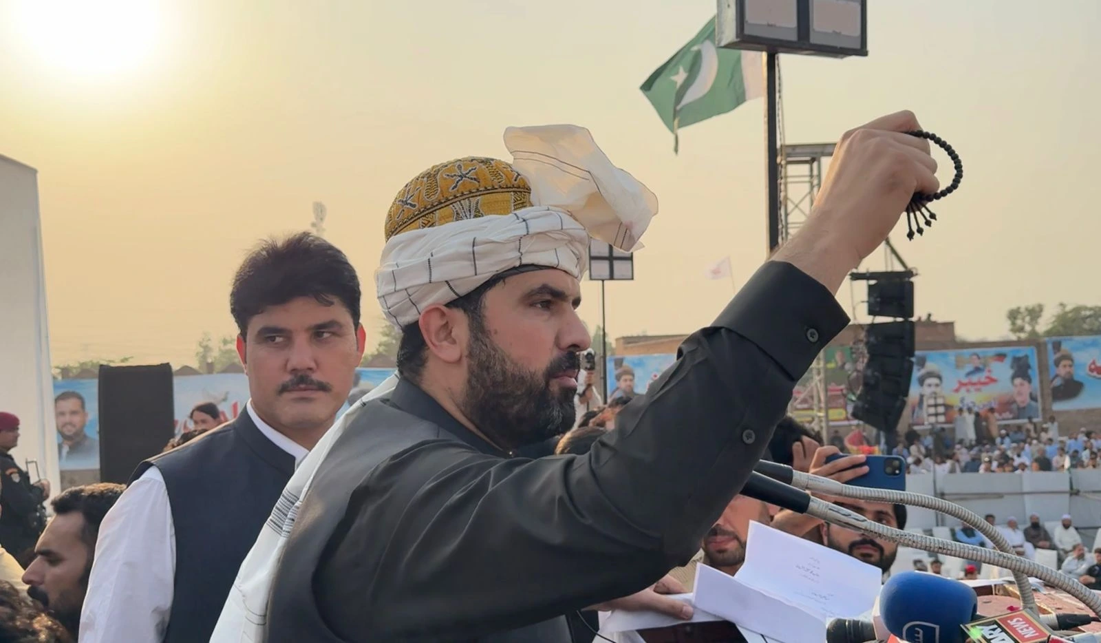 خیبر پختونخوا کے نئے وزیرِاعلیٰ اور دہشت گردی کے خلاف جنگ؛ اسلام آباد میں تشویش کی لہر