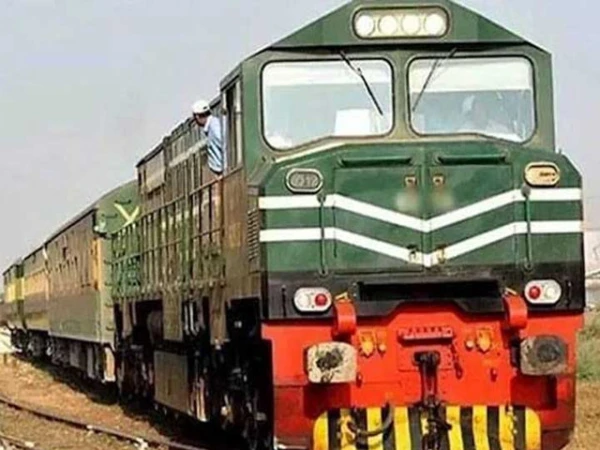 ڈیرہ مراد جمالی میں جعفر ایکسپریس پر راکٹوں سے حملہ، سکیورٹی فورسز کی بھرپور جوابی کارروائی