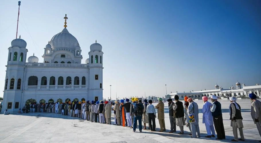 پاکستان نے بابا گُرو نانک کی سالگرہ کی تقریبات کے لیے دو ہزار سے زائد بھارتی سکھ یاتریوں کو ویزے جاری کر دیے