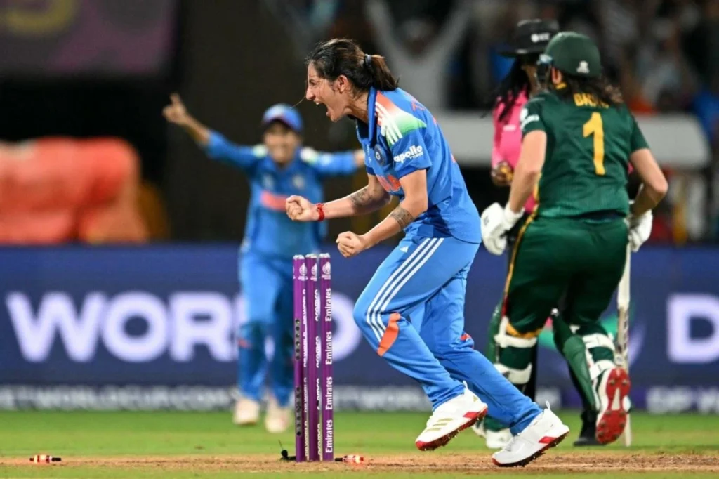 بھارت نے جنوبی افریقہ کو 53 رنز سے شکست دے کر پہلی بار آئی سی سی خواتین ون ڈے عالمی کپ جیت لیا