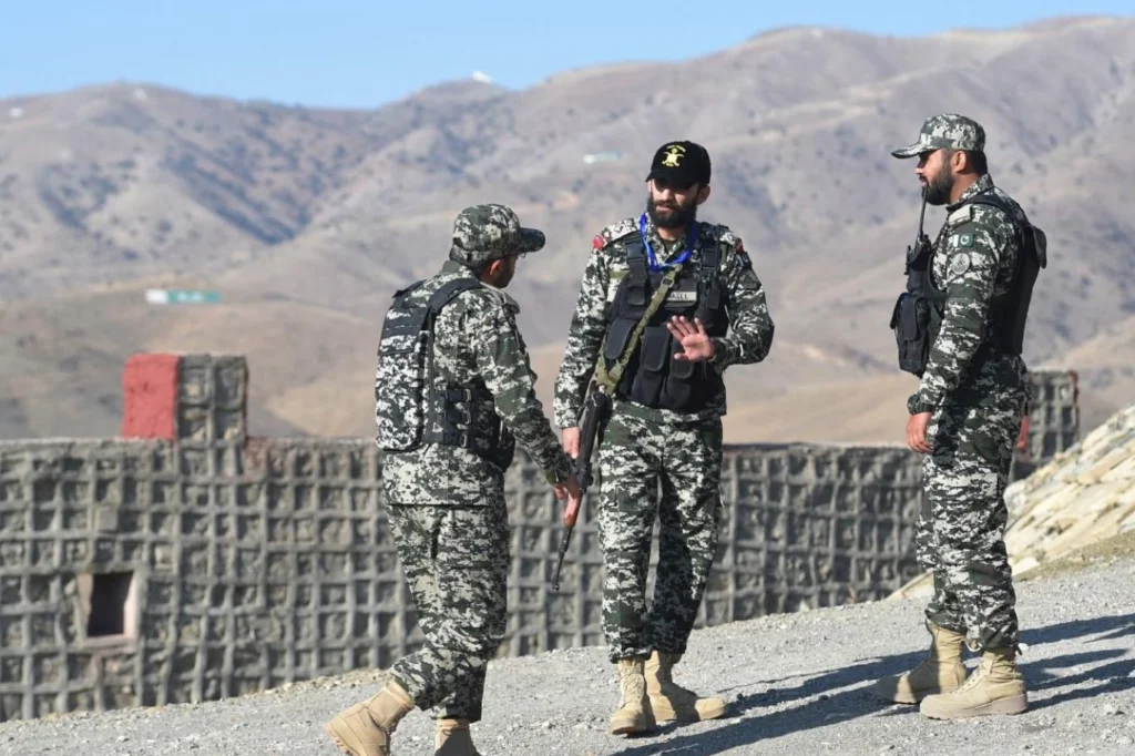 سیکیورٹی فورسز نے وانا کیڈٹ کالج میں خودکش حملہ ناکام بنا دیا، تمام حملہ آور ہلاک