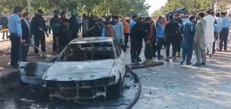 اسلام آباد کے سیکٹر جی۔11 میں ڈسٹرکٹ اینڈ سیشنز کورٹ کے قریب دھماکہ، نتیجے میں 12 افراد شہید اور متعدد زخمی ہو گئے ہیں۔ زخمیوں میں سے کچھ کی حالت تشویشناک بتائی جارہی ہے