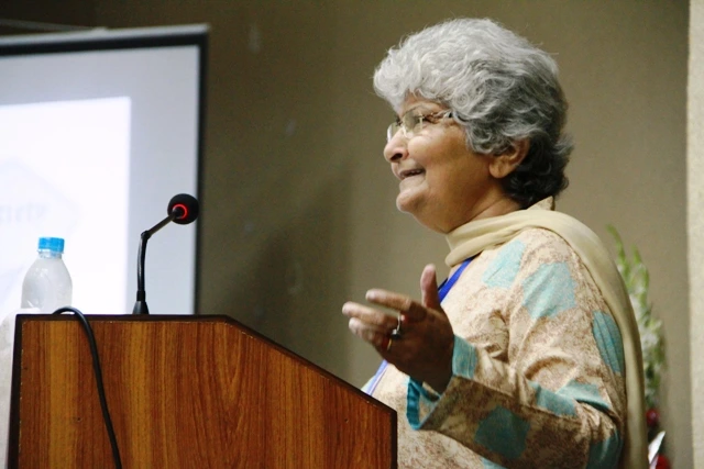 معروف ماہر تعلیم عارفہ سیدا زہرا انتقال کر گئیں