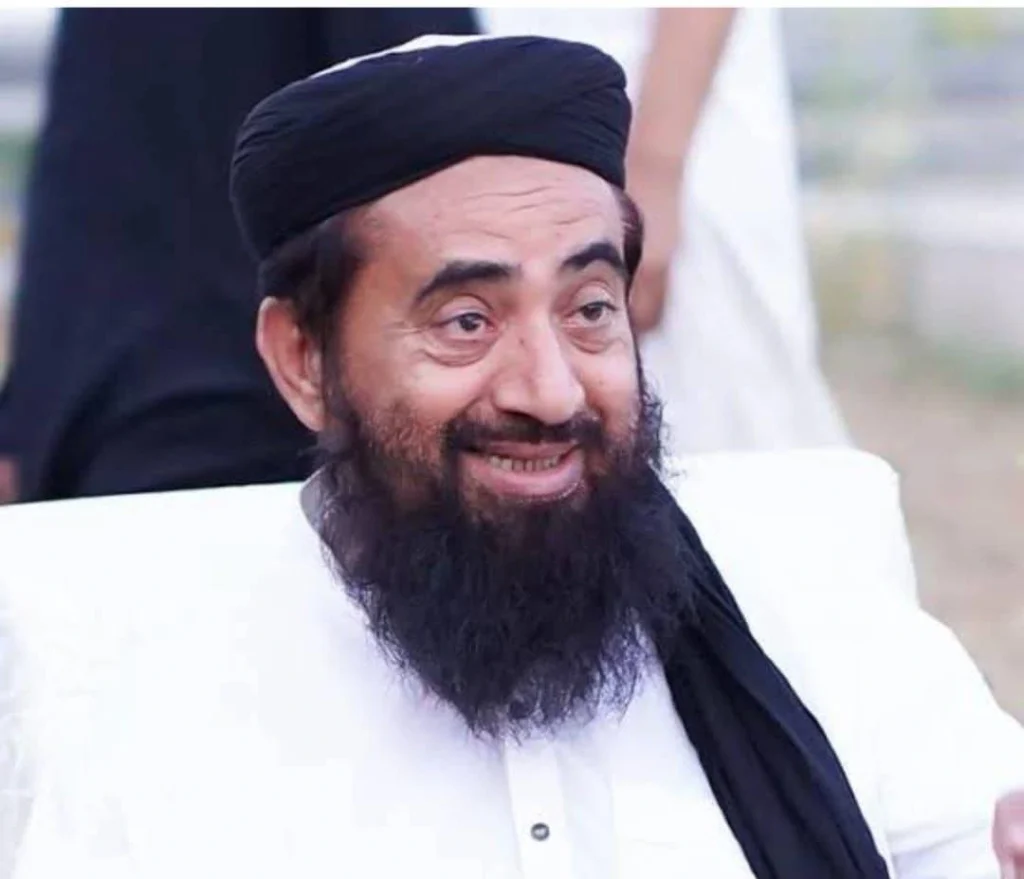 جامعہ صدیقیہ کراچی کے مہتمم مولانا ڈاکٹر منظور احمد مینگل تعزیت کے لیے کراچی سے قلات روانہ ہوئے، دورانِ سفر بی ایل اے کے مسلح افراد نے راستہ بند کردیا