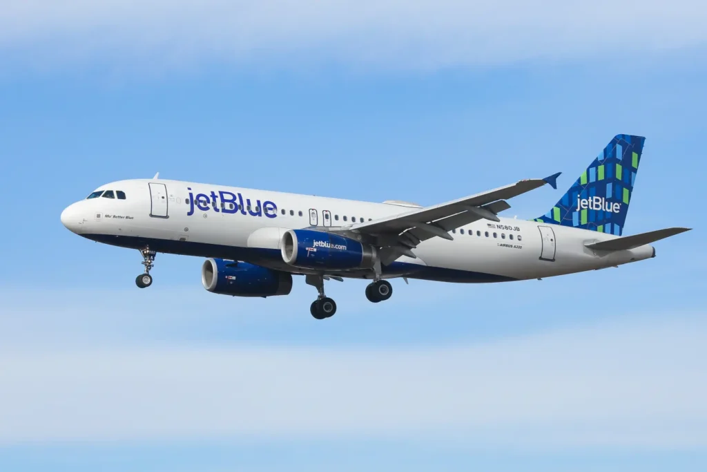 ایوی ایشن میں ہنگامی صورتحال؛ اے320 کے 6,000 سے زائد طیارے سافٹ ویئر خرابی پر گراؤنڈ کر دیے گئے