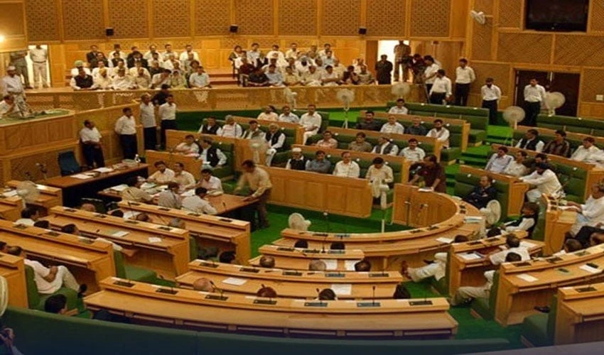 آزاد کشمیر میں پیپلز پارٹی اور مسلم لیگ نون کے درمیان اِن ہاؤس تبدیلی کا معاملہ تاخیر کا شکار ہو گیا ہے۔ پیپلز پارٹی کی اکثریتی کے باوجود متبادل وزیرِ اعظم کا فیصلہ نہیں کر سکی