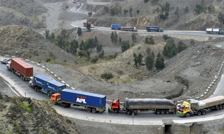 افغانستان کا پاکستان سے تجارتی انحصار ختم کرنے کا اعلان: کیا افغانستان اس کا متحمل ہو سکتا ہے؟