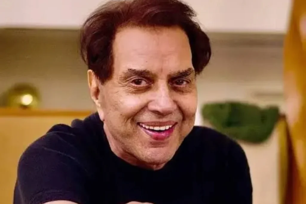 دھرمیندر کی بیٹی ایشا دیول نے ان خبروں کی تردید کرتے ہوئے اپنے والد کی صحت یابی کے لیے دعا کی درخواست کی