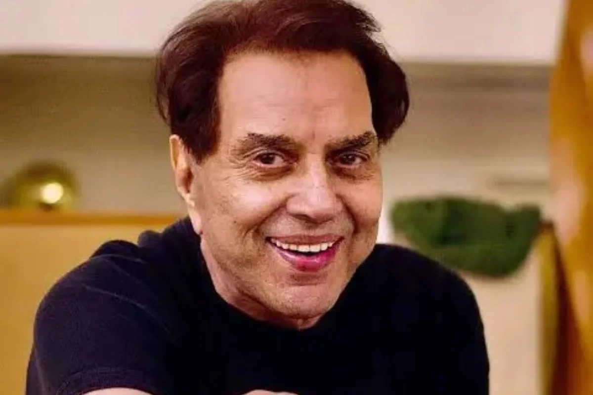 دھرمیندر کی بیٹی ایشا دیول نے ان خبروں کی تردید کرتے ہوئے اپنے والد کی صحت یابی کے لیے دعا کی درخواست کی