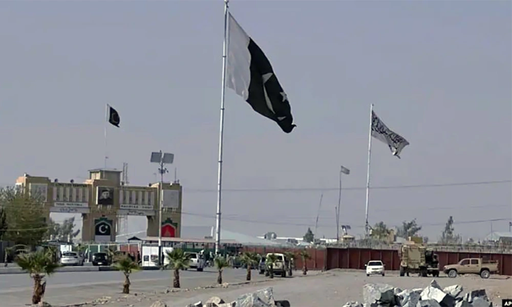 استنبول میں پاکستان اور افغان طالبان کے درمیان مذاکرات کا تیسرا دور آج سے شروع ہو رہا ہے۔ مذاکرات میں سرحد پار دہشت گردی کے خاتمے، دہشت گروہ، جنگ بندی اور دوطرفہ تعلقات پر غور کیا جائے گا