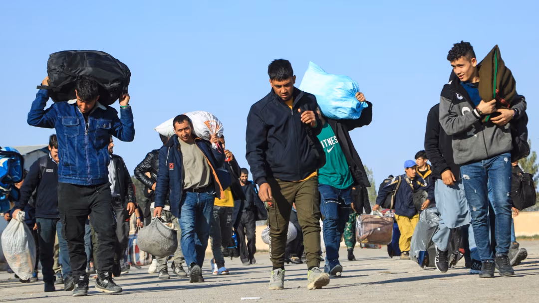 ایران-افغانستان سرحد پر شدید سردی سے متعدد افغان مہاجرین ہلاک، لاشیں دوغارون کے راستے افغانستان کے حوالے