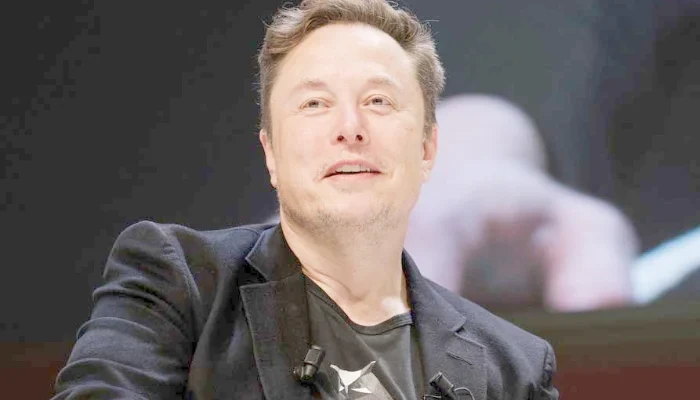 ایلون مسک دنیا کے امیر ترین شخصیات میں سے ایک ہیں، انہوں نے حالیہ انٹرویو میں بتایا کہ وہ برسوں کے ملحد رہنے کے بعد اب خدا کے وجود پر یقین رکھتے ہیں اور کائنات کو تخلیق کرنے والی ہستی میں ایمان لائے ہیں