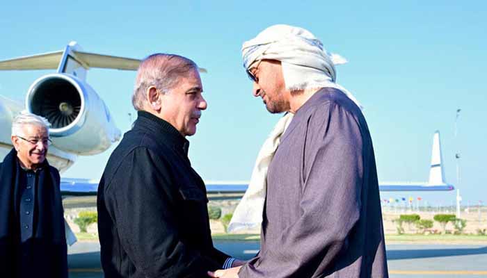 متحدہ عرب امارات کے صدر شیخ محمد بن زید النیہان تاریخی دورے پر اسلام آباد پہنچ گئے
