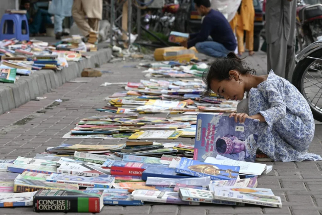 قبائلی اضلاع میں تعلیم دشمن حملے اور پاکستانی عوام کا عزم