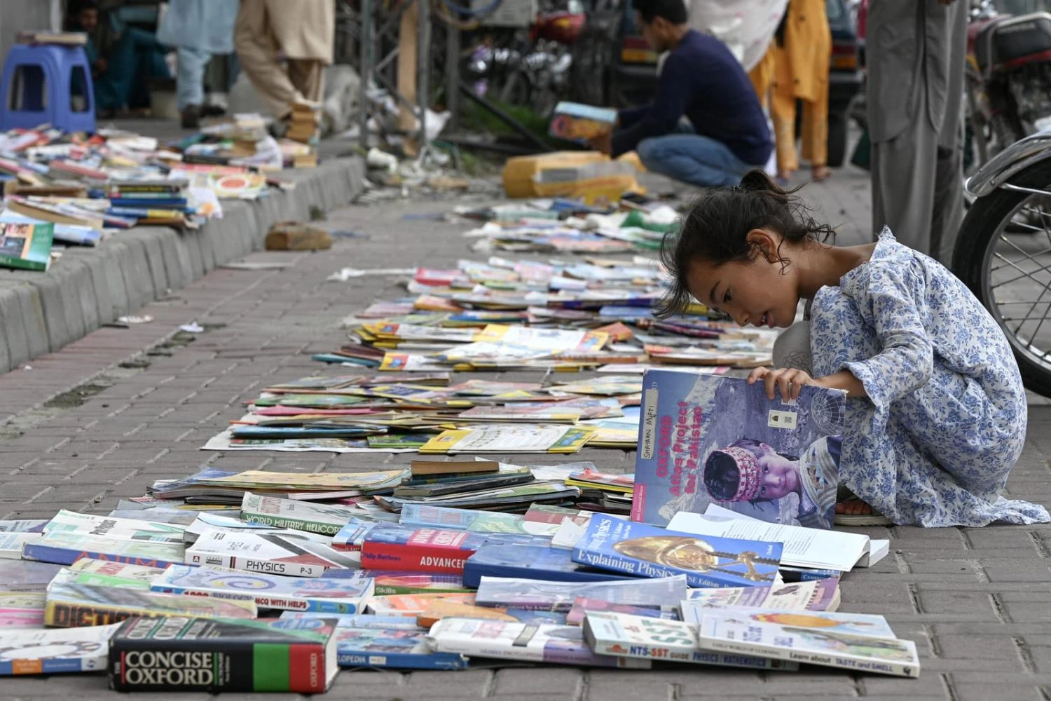 قبائلی اضلاع میں تعلیم دشمن حملے اور پاکستانی عوام کا عزم