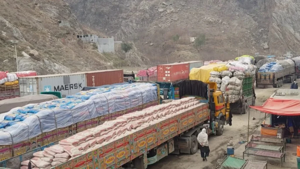 ذبیح اللہ مجاہد کا بیان مسترد؛ پاکستان نے تجارتی راستوں کی بحالی کو سکیورٹی سے مشروط کر دیا