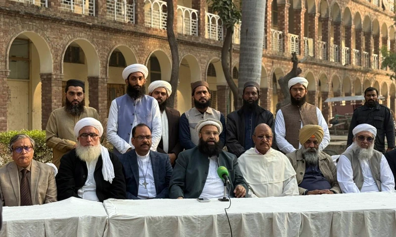 پاکستان کے مختلف مذاہب کے رہنماؤں نے اے پی ایس سانحہ کے 11 سال مکمل ہونے پر شہدا کو خراج تحسین پیش کیا اور انتہا پسندی و دہشت گردی کے خاتمے کے لیے ریاست پاکستان کے ساتھ مکمل تعاون کا اعلان کیا