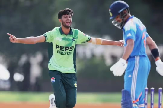 پاکستان نے دبئی میں انڈر 19 ایشیا کپ کے فائنل میں بھارت کو 191 رنز سے شکست دے کر ٹرافی جیت لی