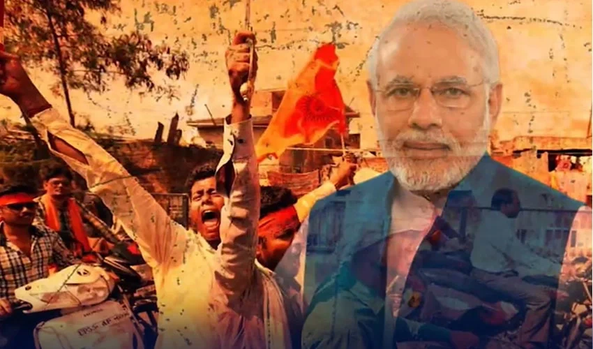 نیویارک ٹائمز کے مطابق راشٹریہ سویم سیوک سنگھ خفیہ، نیم عسکری اور ہندو انتہا پسند نظریاتی تنظیم ہے جو 1925 سے تربیتی کیمپس کے ذریعے مذہبی نفرت پھیلا رہی ہ