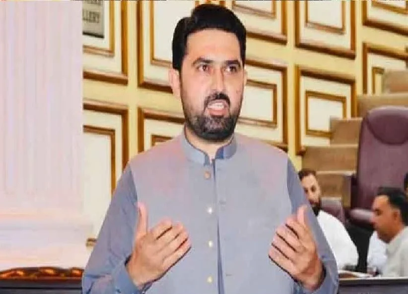 وزیرِ اعلیٰ خیبر پختونخوا سہیل آفریدی کا کہنا ہے کہ تعلیم کے ساتھ تربیت ضروری ہے اور یہ طلبہ کو باکردار، ذمہ دار اور کامیاب بناتی ہے