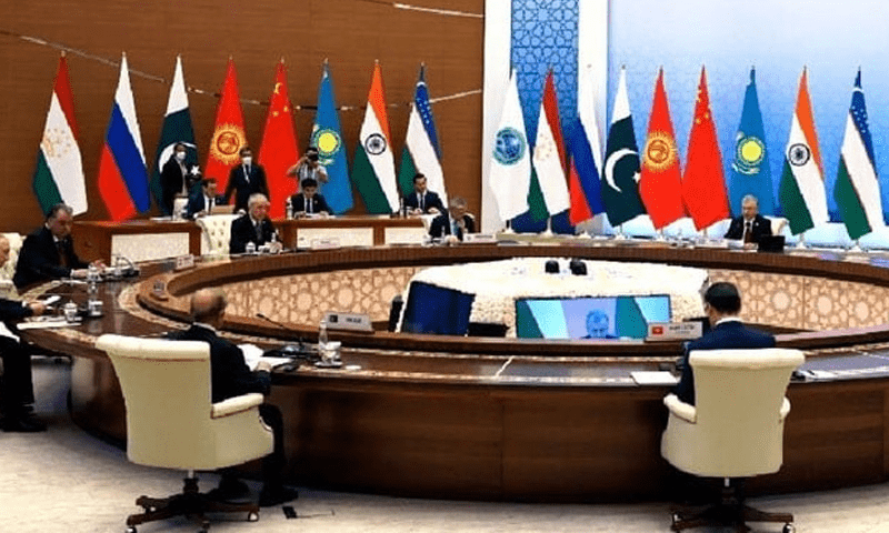 اسلام آباد میں منعقد ہونے والی اقتصادی تعاون تنظیم کے وزراء کی دسویں کانفرنس میں امارتِ اسلامیہ افغانستان نے عدمِ شرکت کا فیصلہ کیا، حالانکہ انہیں باقاعدہ دعوت دی گئی تھی۔