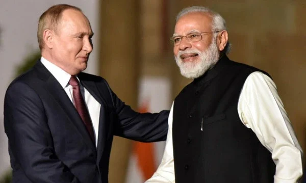 امریکہ کے بعد یورپی ملک پولینڈ نے بھی بھارت۔ روس کے دفاعی تعلقات پر تشویش ظاہر کی ہے۔ پولینڈ کے وزیر خارجہ رادوسلاو سِکورسکی نے نئی دہلی میں کہا کہ انہیں بھی بھارت کی روس کے ساتھ فوجی مشقوں پر تحفظات ہیں