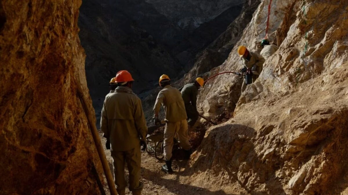 شمالی افغانستان میں سونے کی کانوں پر قبضوں کے خلاف بغاوت پھیلنے لگی