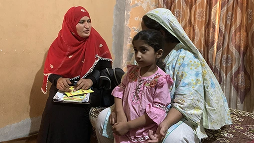 لیڈی ہیلتھ ورکرز پروگرام: پاکستان میں پرائمری ہیلتھ کیئر کا مضبوط ستون