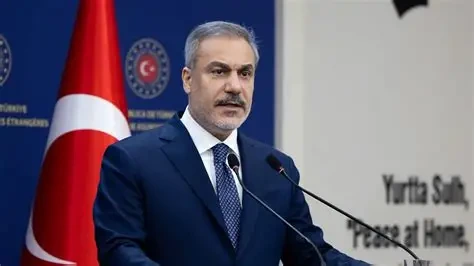 ترک وزیر خارجہ حاکان فیدان نے امریکا کو ایران کے ساتھ مذاکرات میں دباؤ ڈالنے سے گریز کرنے کی ہدایت دی اور خبردار کیا کہ ایسا دباؤ ایران کو بدترین ممکنہ ردعمل کے لیے تیار کر سکتا ہے۔