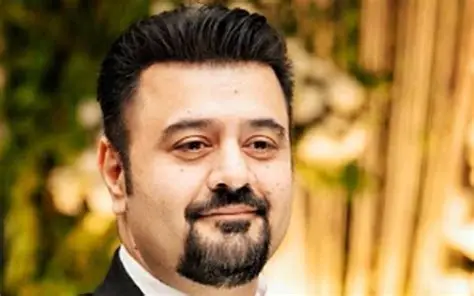 احمد علی بٹ نے کہا کہ جاوید اختر سمیت بعض بھارتی فنکاروں سے عزت کی توقع کرنا بے معنی ہے اور وہ ہماری عزت کے مستحق نہیں ہیں