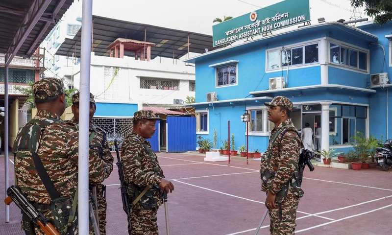 سکیورٹی خدشات کے باعث بنگلہ دیش نے بھارت میں کولکتہ، ممبئی اور چنئی سمیت متعدد سفارتی مشنز میں ویزا خدمات عارضی طور پر معطل کر دیں