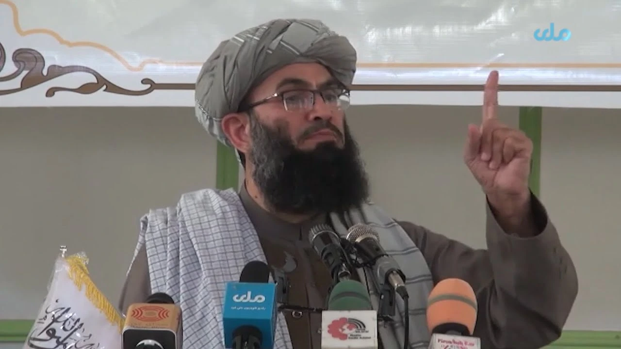 طالبان وزیر الحنفی نے یونیورسٹی تقریب میں مذہب کو ذاتی زندگی میں دباؤ اور سماجی کنٹرول کے آلے کے طور پر پیش کیا، جس سے مذہبی جبر اور نظریاتی حکمرانی کی عکاسی ہوتی ہے