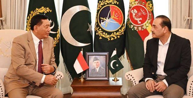 فیلڈ مارشل سید عاصم منیر اور انڈونیشیا کے وزیر دفاع نے اعلیٰ سطحی ملاقات میں مشترکہ تربیت، دفاعی ٹیکنالوجی اور صنعت میں تعاون کے نئے مواقع پر بات کی