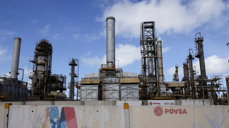 وینزویلا: تیل کی دولت سے قومی دیوالیہ پن تک