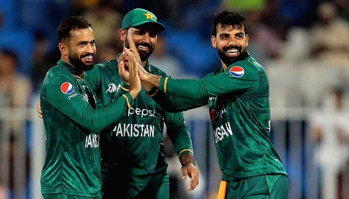 ٹی 20 ورلڈ کپ 2026ء؛ محمد نواز کی 100 وکٹیں مکمل، شاداب خان 100 وکٹیں اور 1000 رنز کا سنگِ میل عبور کرنے والے پہلے پاکستانی آل راؤنڈر بن گئے